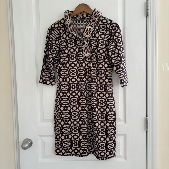Gretchen Scott Designs Dresses & Skirts - Gretchen Scott Dress Ruffle Collar Geometric Print